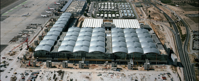 Works in the Alicante airport's terminal in 2010 by Dr Rdl/Wikimedia Commons