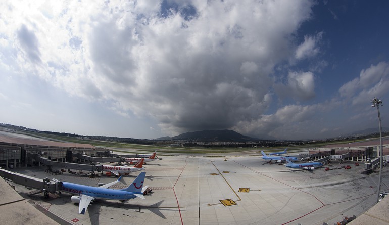 Málaga Airport Terminal - © Leoncio J / Flickr