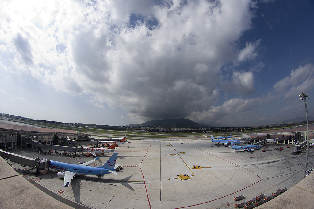 Málaga Airport Terminal - © Leoncio J / Flickr