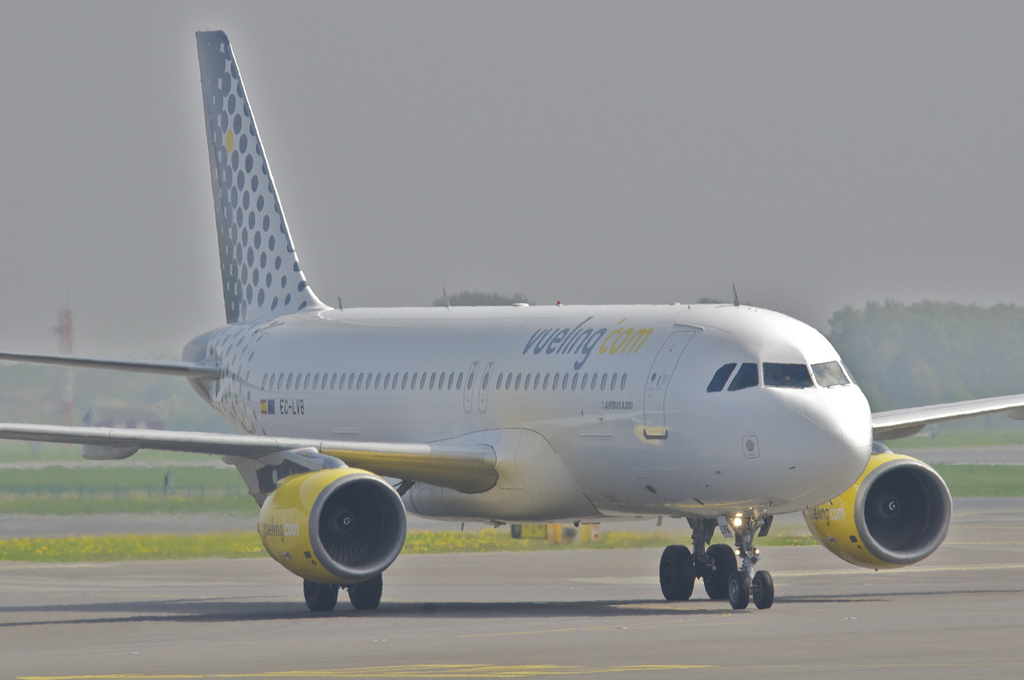 Vueling aircraft landed / Aero Icarus