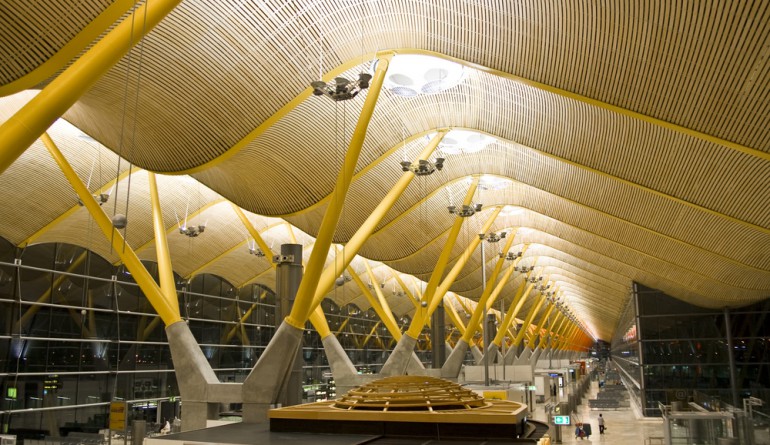 Madrid airport Terminal 4 / shutterstock