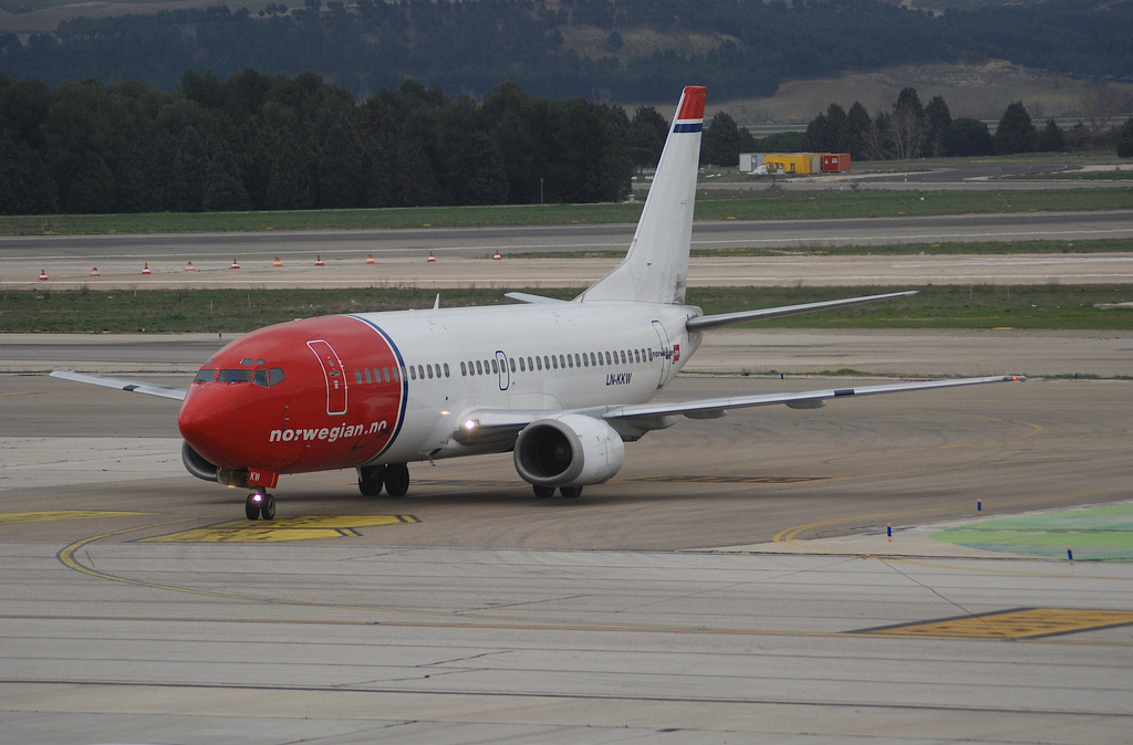 Norwegian B737 LN-KKW at Madrid / Aero Icarus