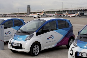 Aena’s electric cars at Madrid airport / Flickr-Ministerio de Fomento