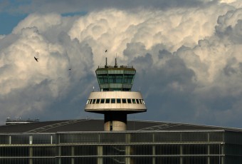 Barcelona airport ATC tower / Victor