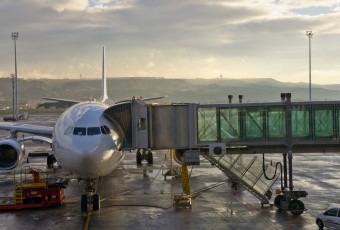 Aircraft connected to airbridge at Adolfo Suárez Madrid Barajas airport / daniele paccaloni