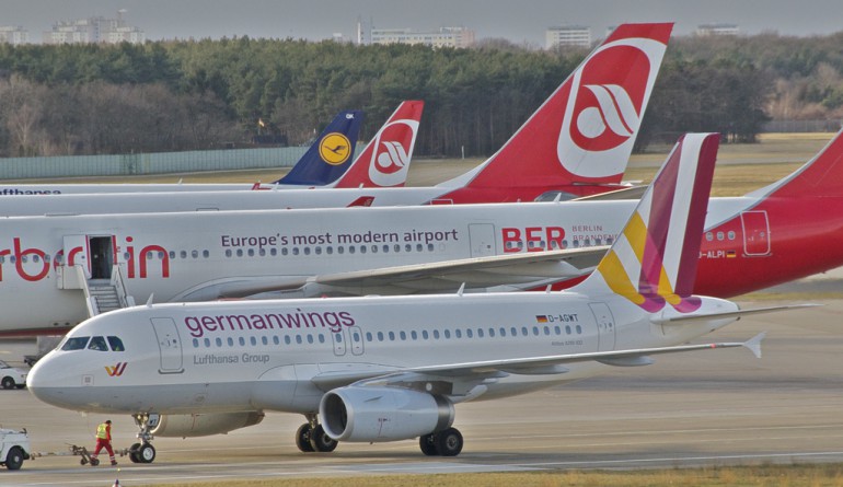 Germanwings A319 together with Air Belin and Lufthansa in December 2012 / Aero Icarus