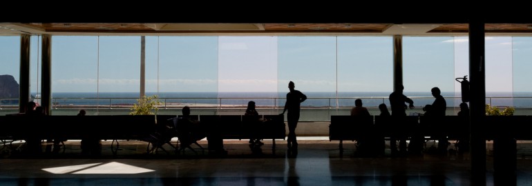 People waiting for departure at Tenerife South airport terminal / Jeremy Page - Flickr