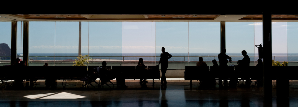 People waiting for departure at Tenerife South airport terminal / Jeremy Page - Flickr