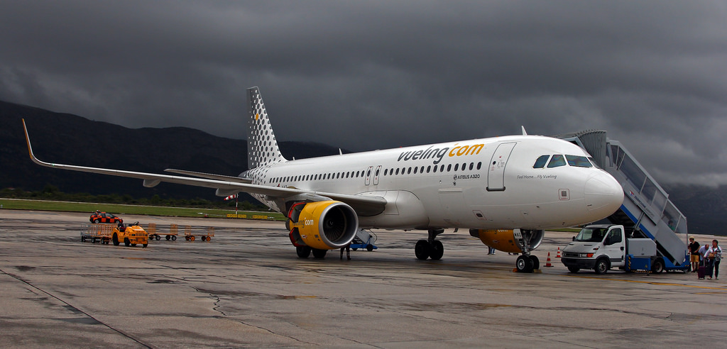 Vueling A320 in Dubrovnik by Victor – Flickr