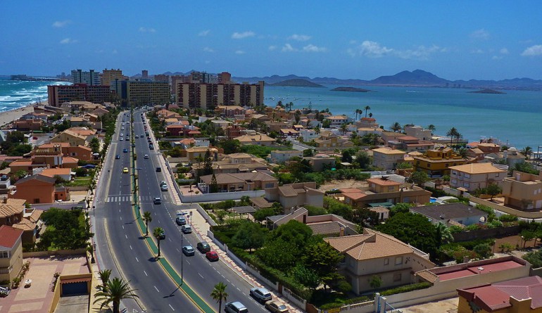 La manga del Mar Menor, in Murcia by Enrique Freire / Wikimedia Commons