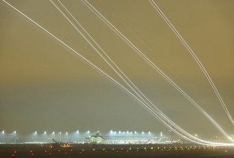 Runway 36L at Terminal 4, Madrid Barajas airport by Mario Rubio García - Flickr