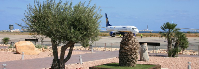 Murcia-San Javier airport by Joaquin Vanschoren - Flickr