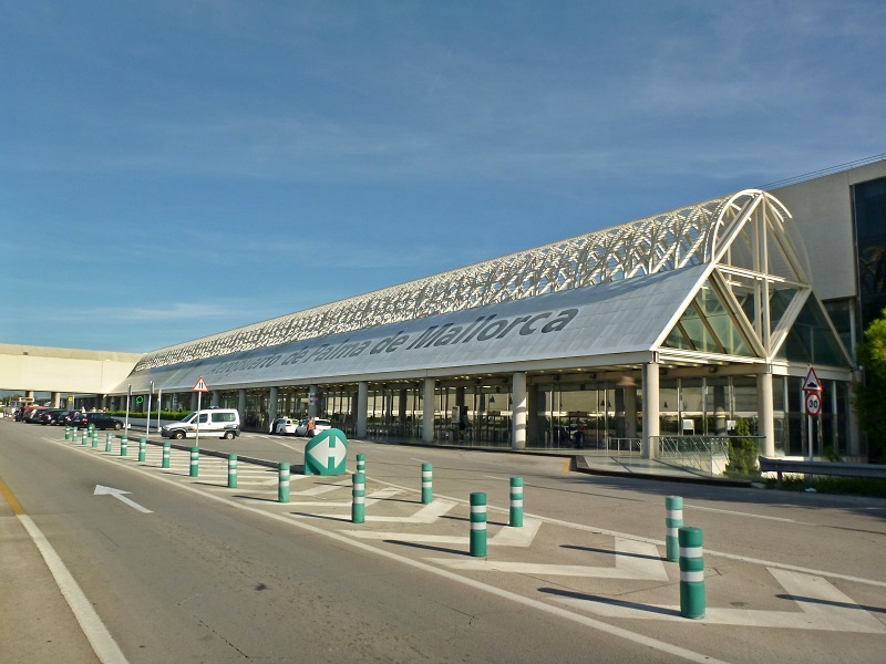 Terminal C of Palma de Majorca Airport by Wusel007 - Wikimedia Commons