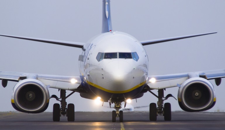 Ryanair's EI-EBW in Tenerife North, to operate FR5279 TFN-MAD by Dura-Ace, Wikimedia Commons