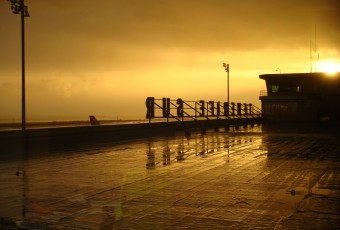 Tenerife Sur Airport Terminal/Flickr - MarinoCarlos