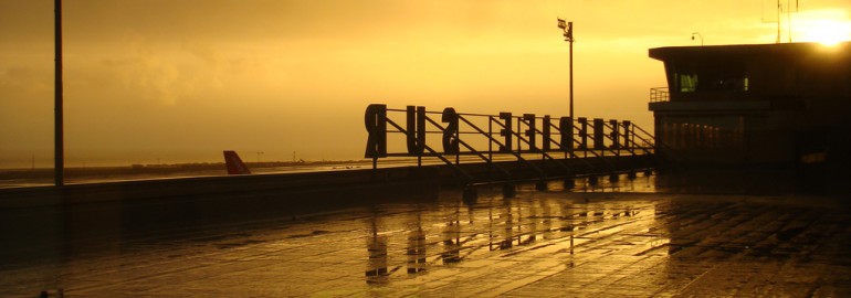 Tenerife Sur Airport Terminal/Flickr - MarinoCarlos