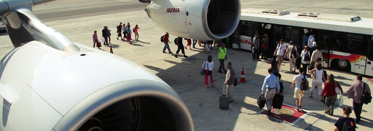 A view from door 2L of the left wing of Iberia Airbus A340-600 EC-JOH upon arrival at Madrid Barajas Airport by Matt Hintsa - Flickr