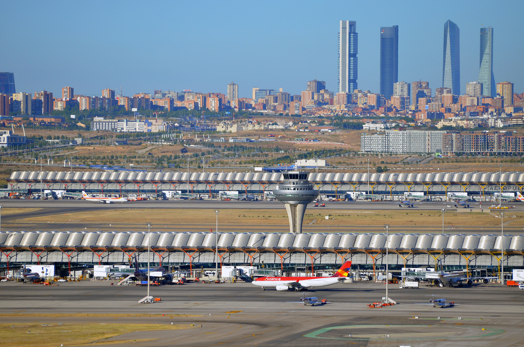 Madrid's skyscrapers from the airport and the Terminal 4 ATC tower. Flickr - Armando G Alonso.