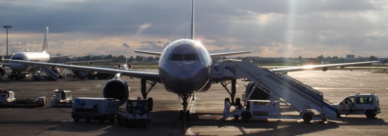 Aircraft at the Ibiza airport's platform by Jordi Sanchez Teruel - Flickr