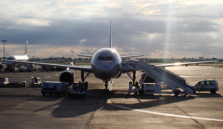 Aircraft at the Ibiza airport's platform by Jordi Sanchez Teruel - Flickr