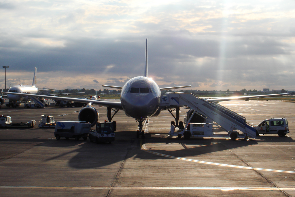 Aircraft at the Ibiza airport's platform by Jordi Sanchez Teruel - Flickr